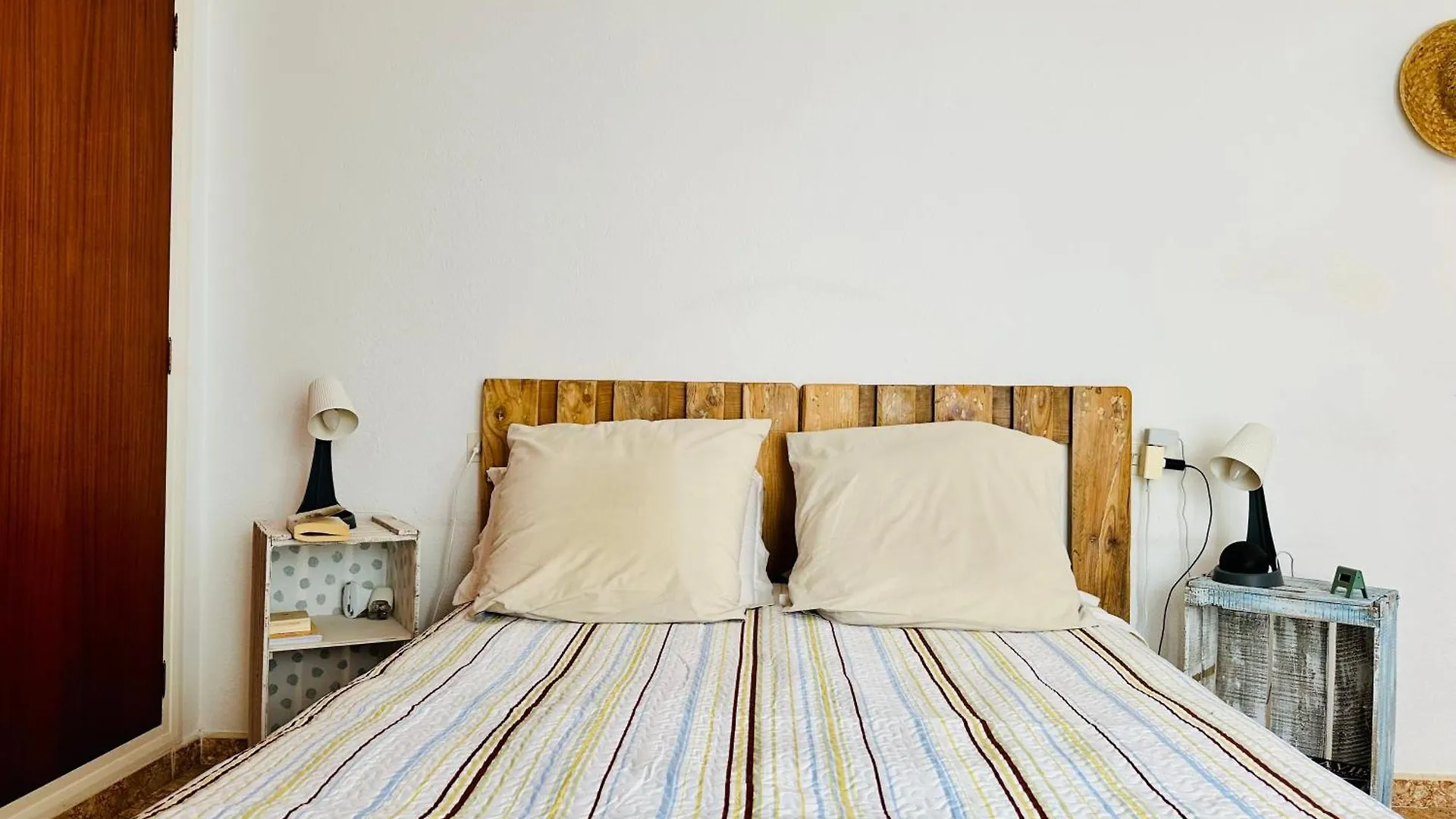 Garraf - Apartamento Cerca De La Playa Con Terraza Privada Roses