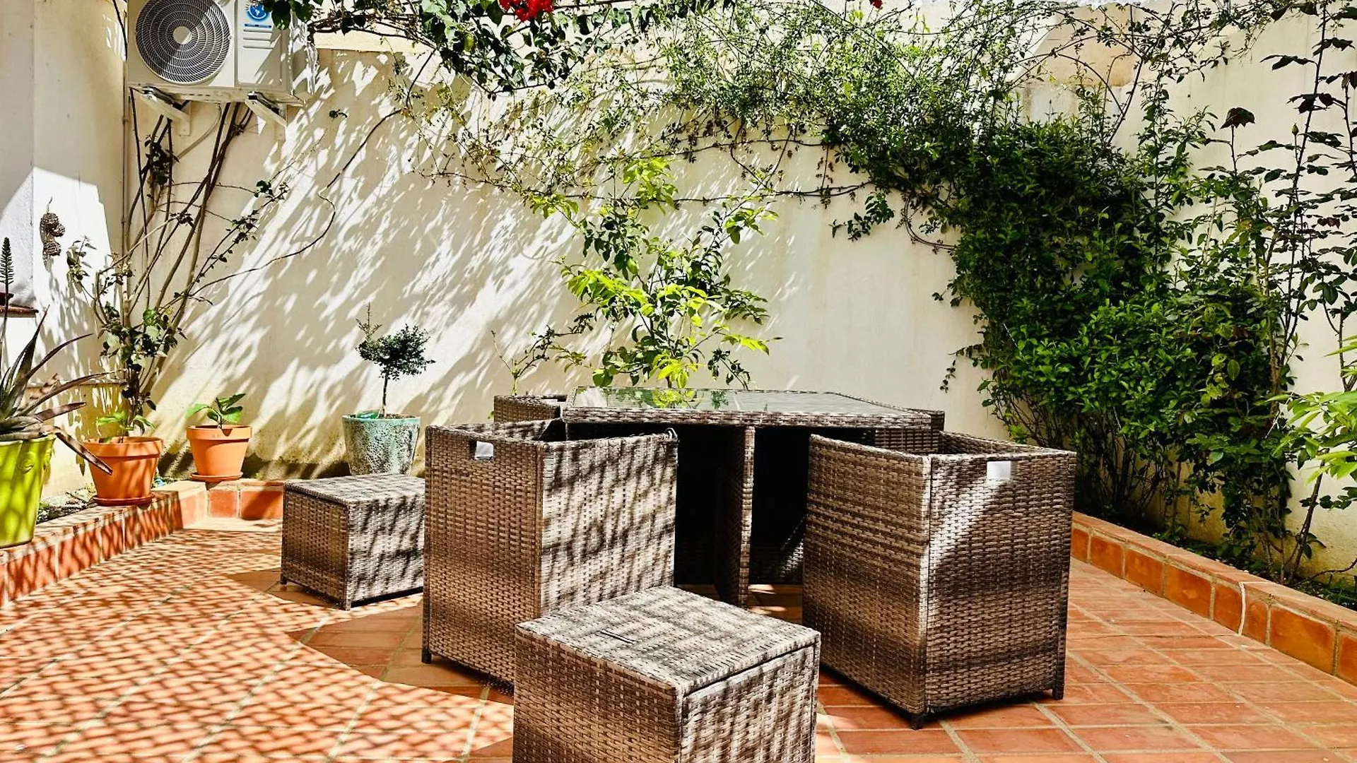 Garraf - Apartamento Cerca De La Playa Con Terraza Privada Roses